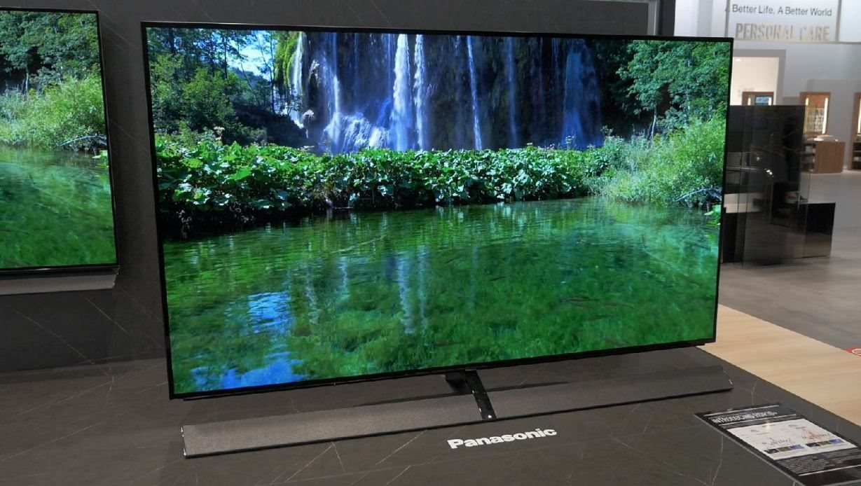 IFA 2017: Panasonic wzbogaca swoją ofertę telewizorów o nowy i największy jak dotąd odbiornik z ekranem OLED, zaprezentowany targach IFA 2017