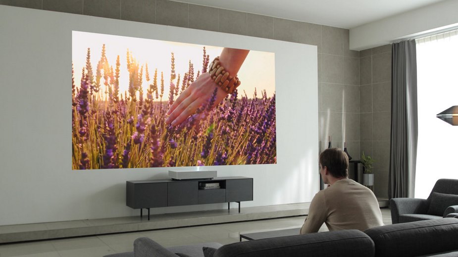 CES 2019: LG zapowiada projektor bliskiego rzutu 4K: 120-calowy obraz z 18 cm