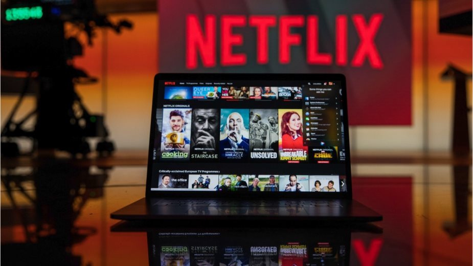 Netflix: analitycy przewidują rychłe wprowadzenie planu z reklamami