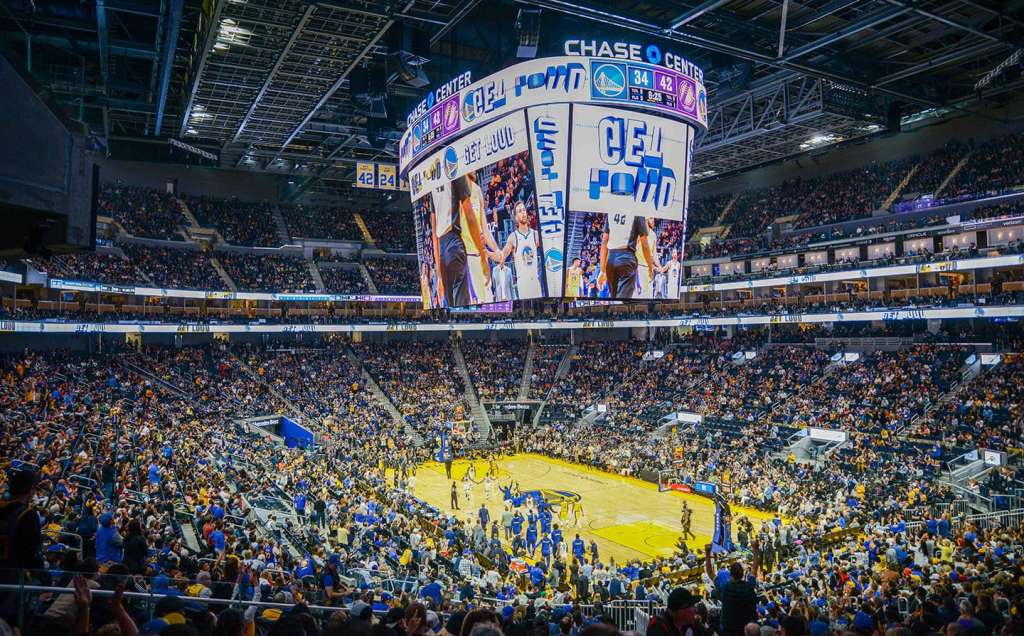 Samsung: w arenie koszykarzy NBA zawisł ekran LED o powierzchni dwóch boisk