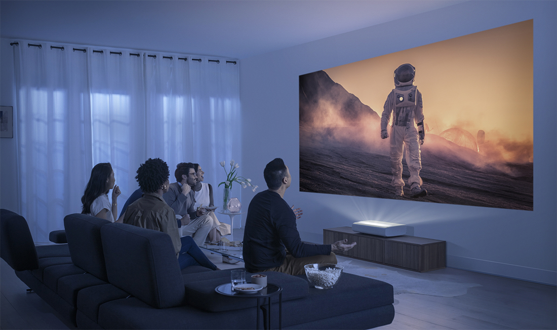 Samsung prezentuje The Premiere, inteligentny projektor 4K wyświetlający obraz do 130 cali!