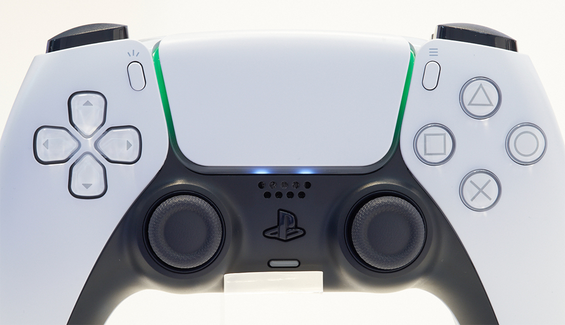 PlayStation 5 i kontroler DualSense w akcji w pełnej krasie! Zobaczcie zdjęcia i nagrania z bliska nowej konsoli Sony