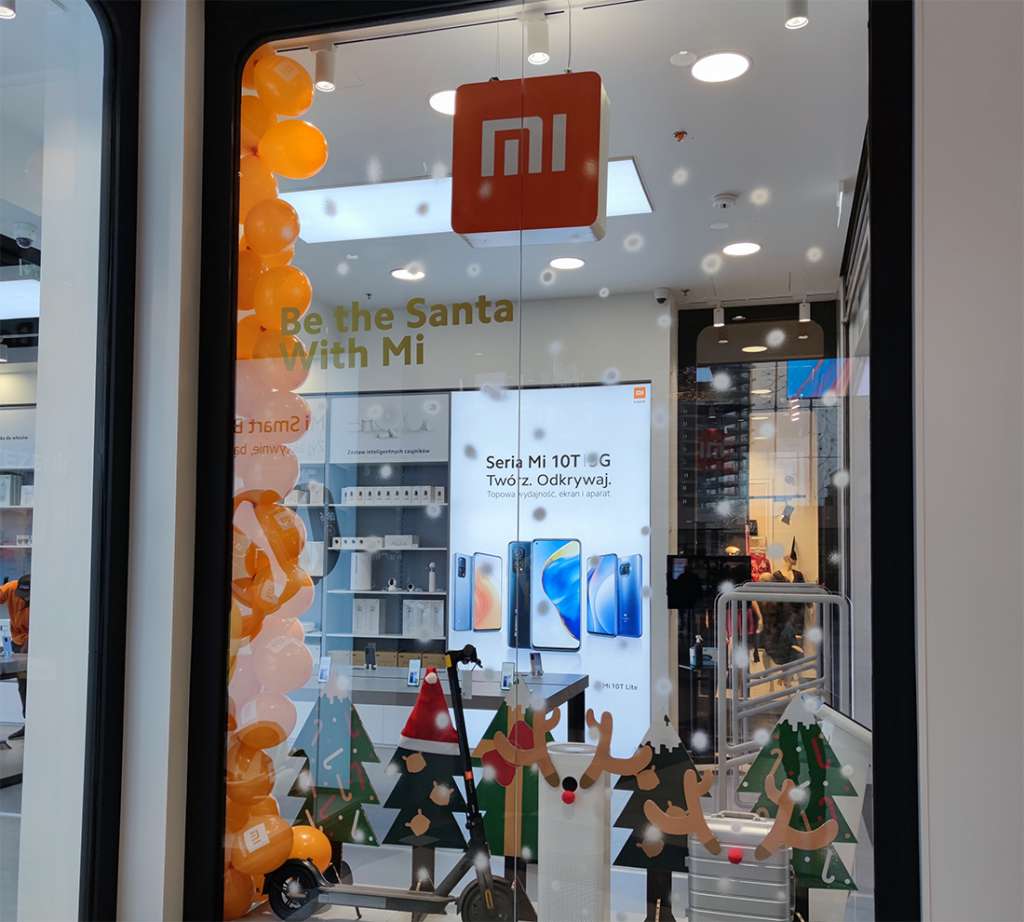 Xiaomi właśnie otworzyło w Warszawie największy Xiaomi Mi Store w tym regionie świata! To tam znajdziemy przezroczysty TV OLED - co poza nim?