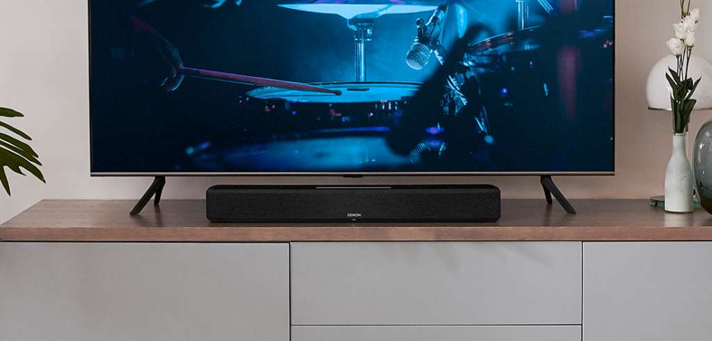 Denon Home 550 to kompaktowy soundbar gotowy na przyszłość. Dolby Atmos, DTS:X i szerokie wsparcie dla systemów Smart Home