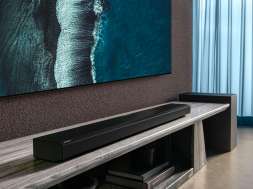 Samsung soundbar QN800A lifestyle