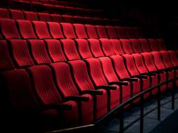 kino teatr siedzenia czerwone
