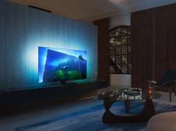 Philips OLED818 telewizor 2023 lifestyle