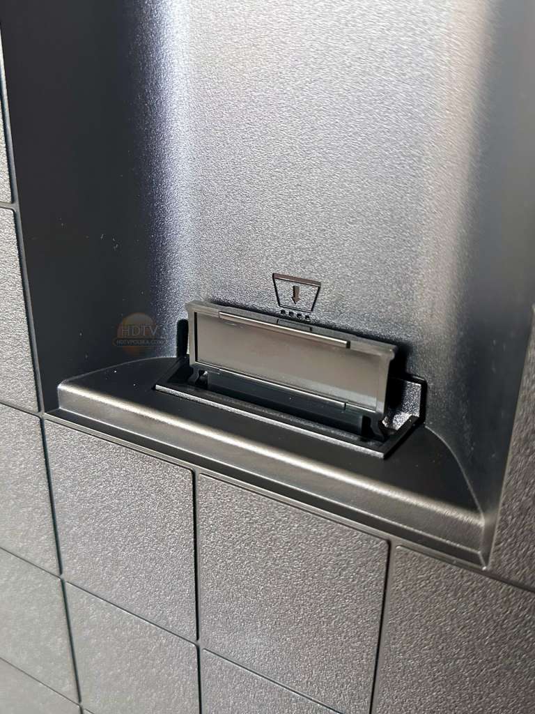 Panel ze złączami telewizora 4K LED Sony BRAVIA 3 z rocznika 2025 w teście HDTVPolska