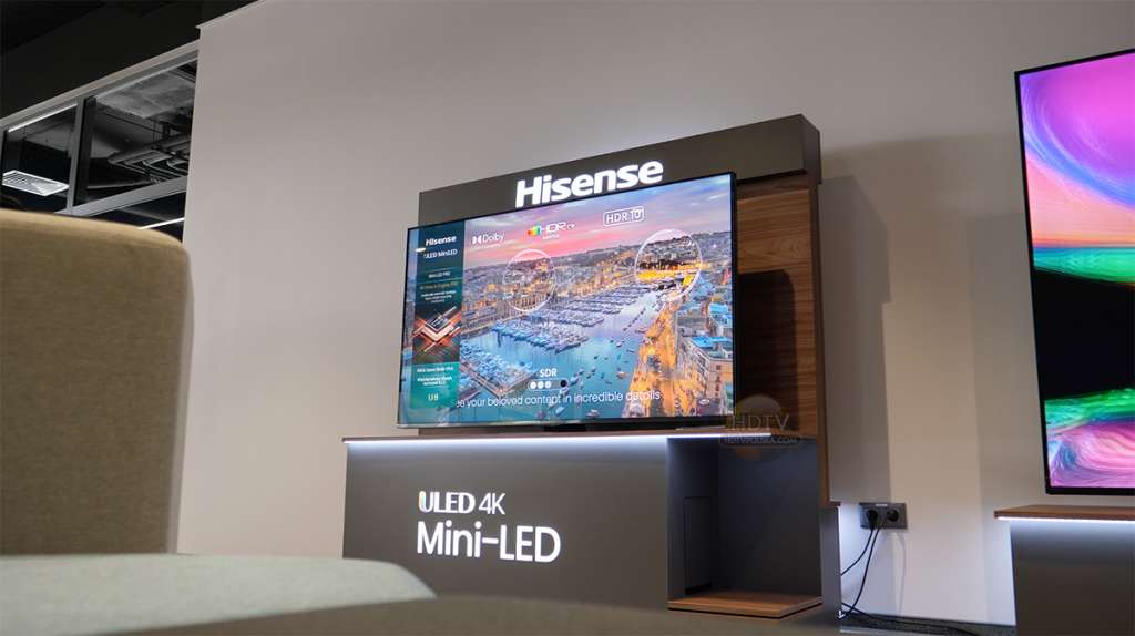 HISENSE U8Q 2025 4K Mini LED przód telewizora