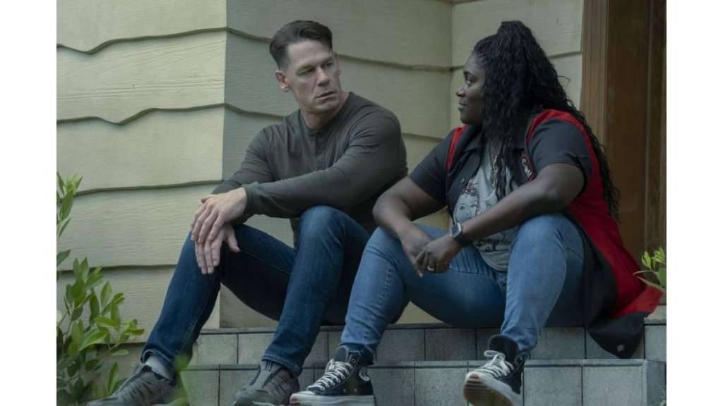 Kadr z serialu "Peacemaker" w serwisie HBO Max - recenzja HDTVPolska