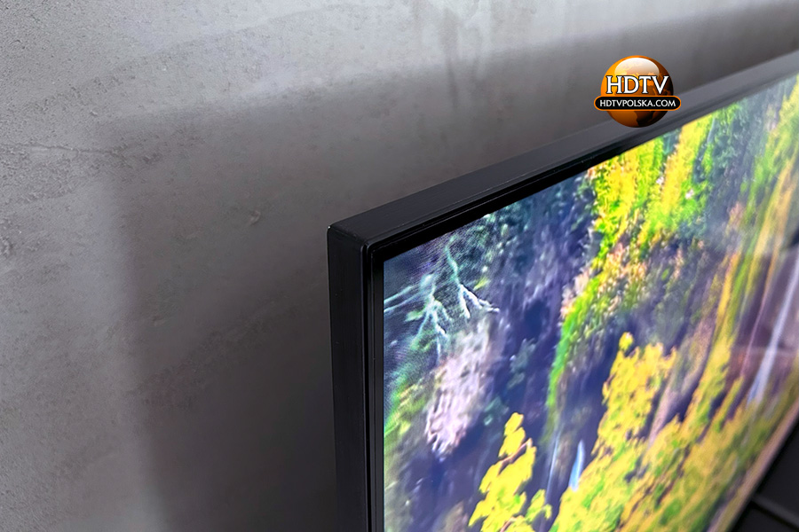 Telewizor Sony BRAVIA 5 - widok na obudowę ekranu z boku i góry