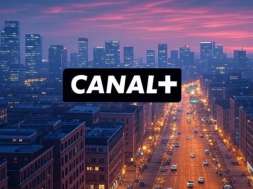 canal+ logo na tle miasta