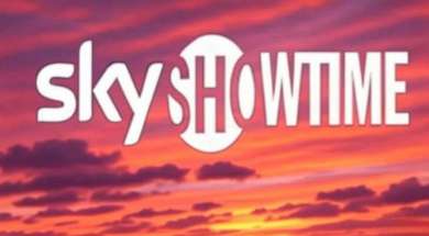 skyshowtime logo na niebie
