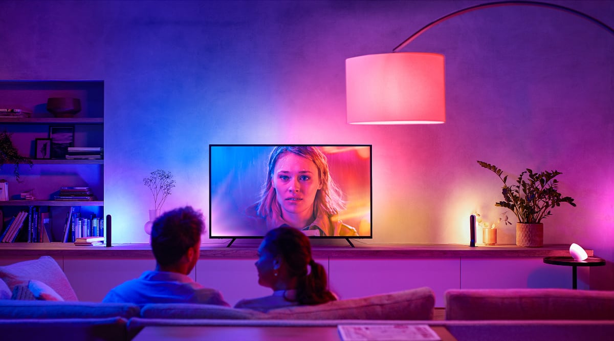 Nowa funkcja AmbiScape zmienia telewizory Philips Ambilight TV! Jeszcze więcej kolorowej poświaty