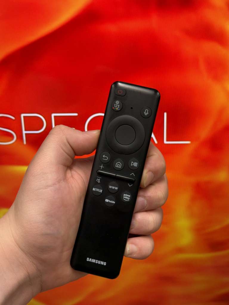 Pilot SolarCell do telewizora Samsung QN80F – ergonomia i układ przycisków