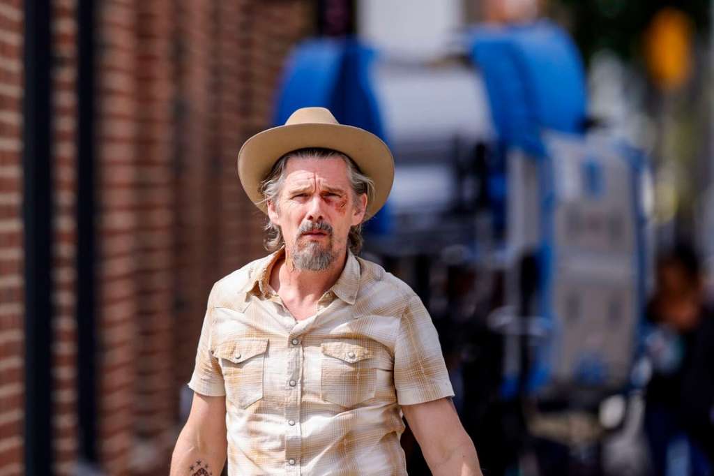 Ethan Hawke w serialu Mroki Tulsy