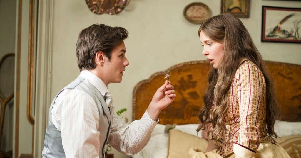Enola Holmes 3 kadr z filmu Netflixa