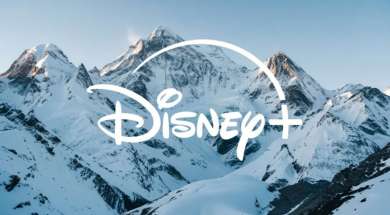 disney plus logo na tle gór
