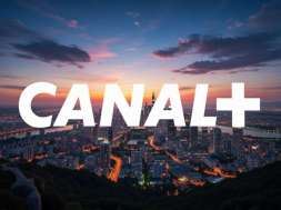 logo canal+ na tle miasta