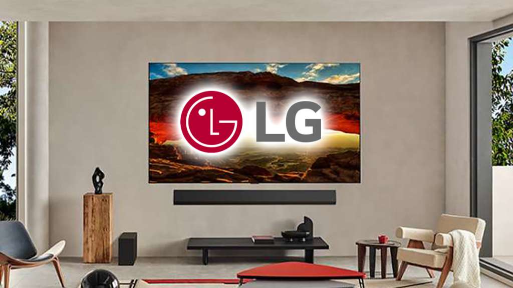 Telewizor LG na ścianie w salonie na tle logotypu LG