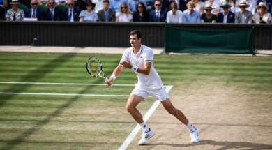 hubert hurkacz na korcie wimbledonu