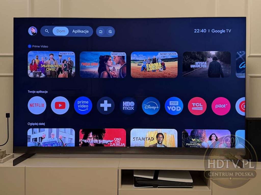 Ekran główny Google TV w telewizorze TCL X11L z aplikacjami Netflix, YouTube, Prime Video, HBO Max, Disney+ i TVP VOD