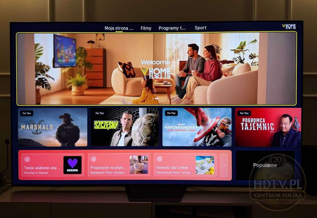 Aplikacja HOME OS z rekomendacjami AI na telewizorze Hisense U77S Pro