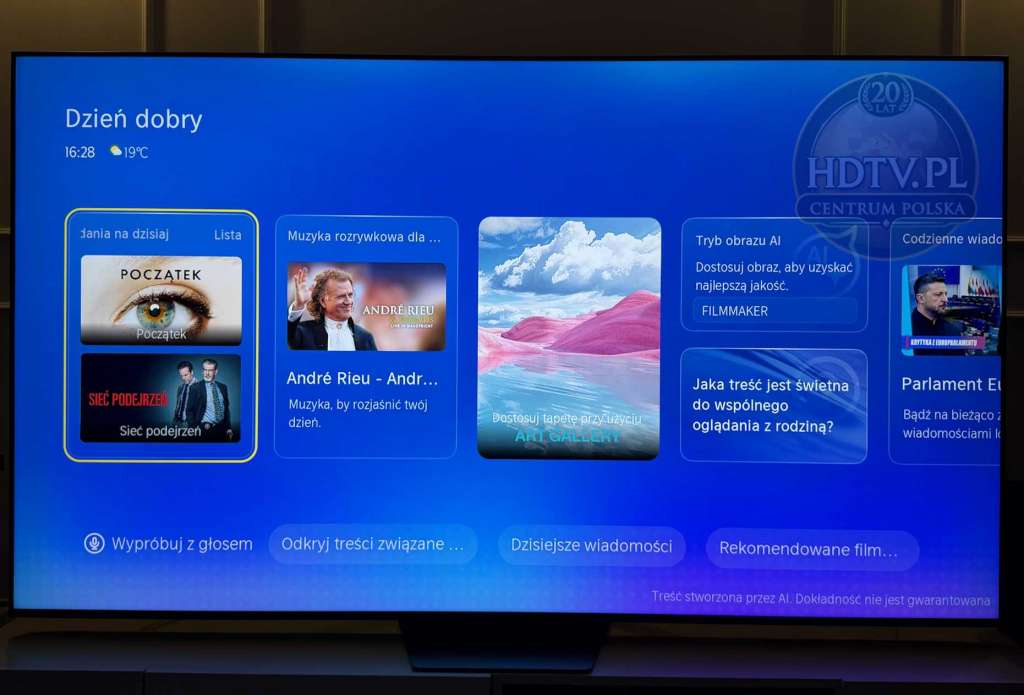 Panel AI systemu VIDAA w telewizorze Hisense U77S Pro